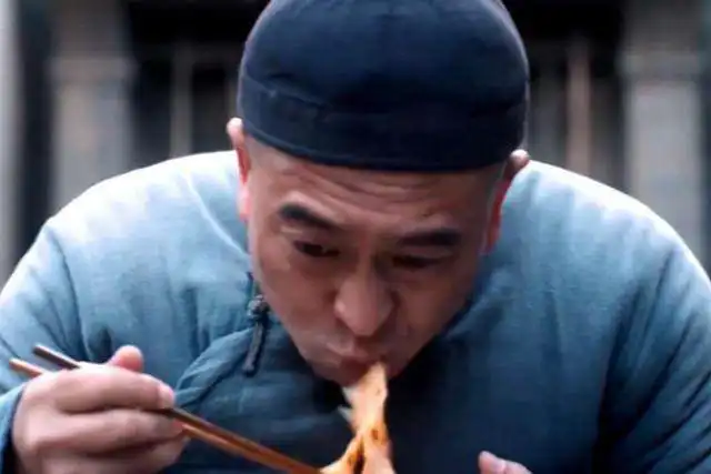 北影当教材的5个镜头,游本昌吃臭肉宝强抽烟星爷哭笑
