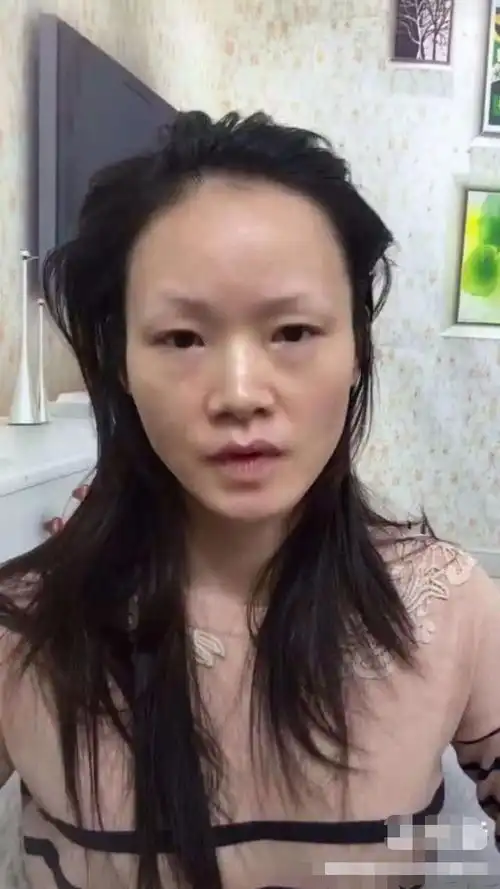 抖音小姐姐火了,跟网恋对象视频结束后卸妆,网友网恋有风险
