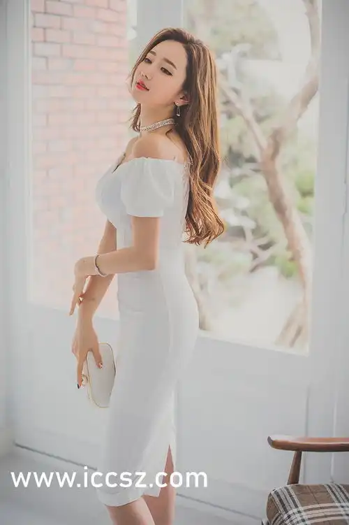 可爱美女性感裸体gif动图动态图表情包下载soogif
