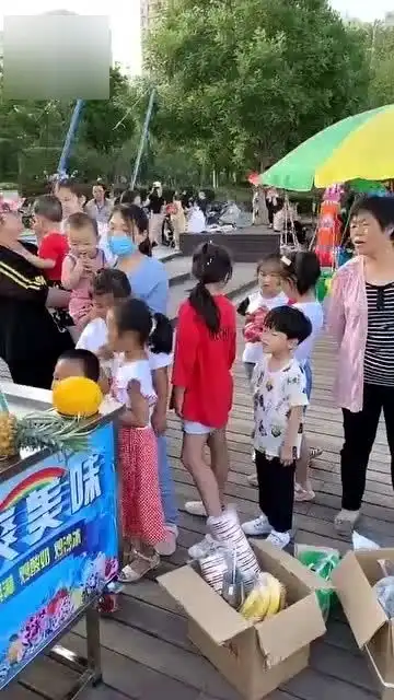自从摆摊卖炒酸奶,这钱包就没扁过,一年内买了两套房
