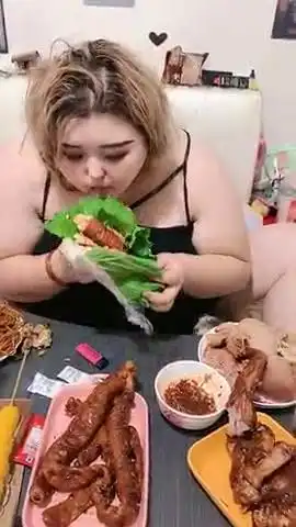 一口下去真过瘾,半夜一定不要点开,看得直咽口水
