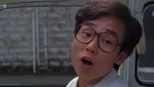 张学友的经典表情就出自这部电影,演得也太嚣张了
