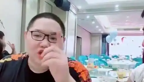 pdd放豪言要送冬瓜十辆劳斯拉斯csgo茄子激动喊干爹乐坏嫖老师
