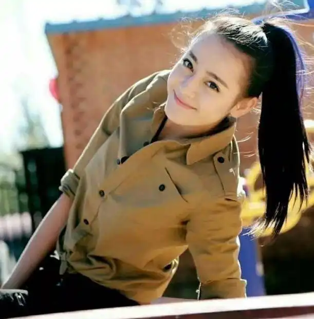 女生高马尾怎么扎好看瞧瞧明星们的扎法,不再被叫做大妈
