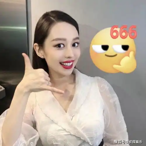 吉娜晒与郎朗同款表情包秀恩爱,巧遮孕肚状态好,孕期化妆引担忧
