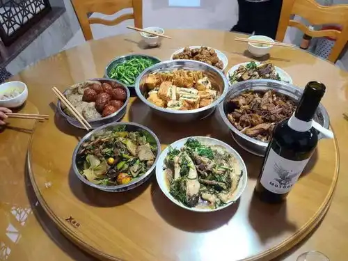 新春序曲起嗨皮牛耶吃了这顿年夜饭

