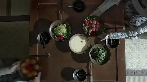 庆余年范闲在宁才人处吃午饭,含泪咽下一大碗饭,公公表情亮了
