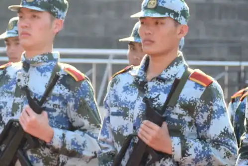 海珠校区论军训应有的表情包
