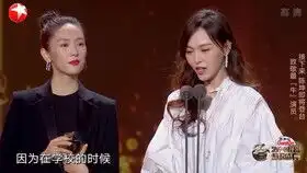 刘涛疑似工作过劳,化妆间隙困到睁不开眼,花容失色一脸疲惫
