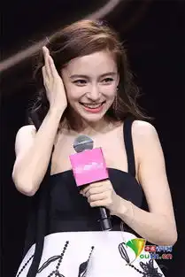 表情包更新baby出席活动玩自拍对眼吐舌无包袱

