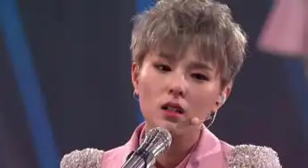 创造101杨芸晴爆冷晋级,杨超越谈感言时导师粉丝表情复杂
