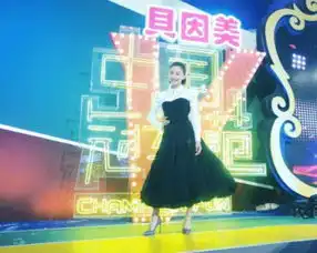 何雯娜搞怪模仿傅园慧蹦床公主变表情包少女
