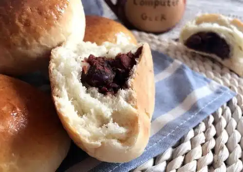 不用揉出手摸的营养早餐红豆包,一样柔软好吃
