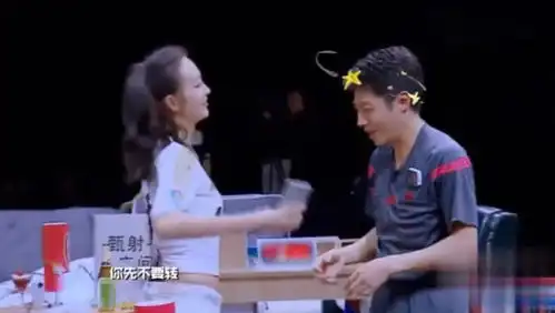 撒贝宁为了搜王鸥的身竟不理何炅何老师的表情好尴尬好搞笑
