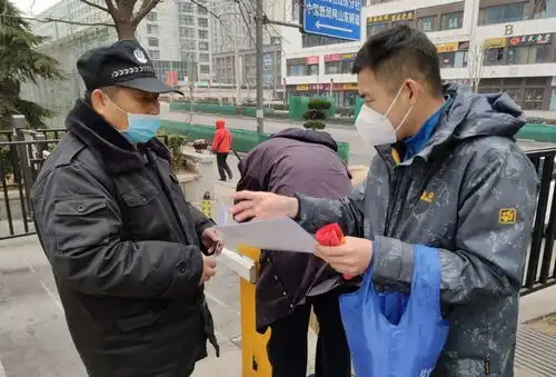 历下区文化东路街道90后基层党员变身防疫铠甲勇士
