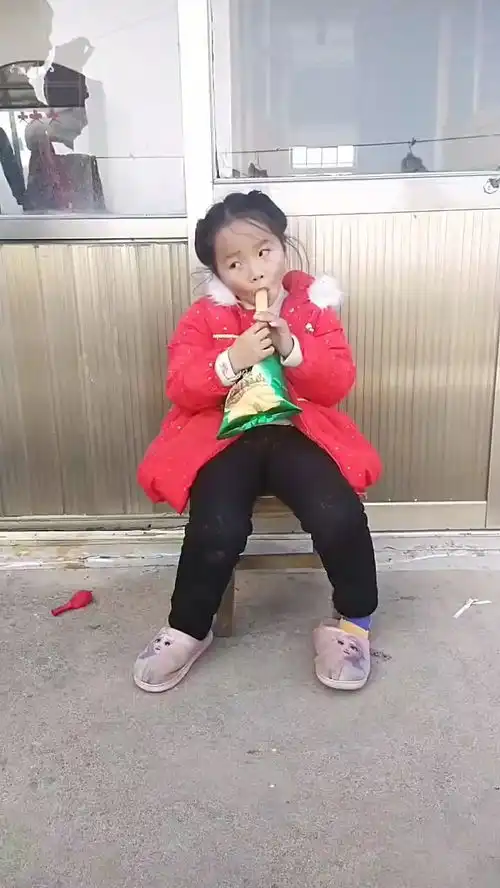 哎哟我的妈,这什么表情啊
