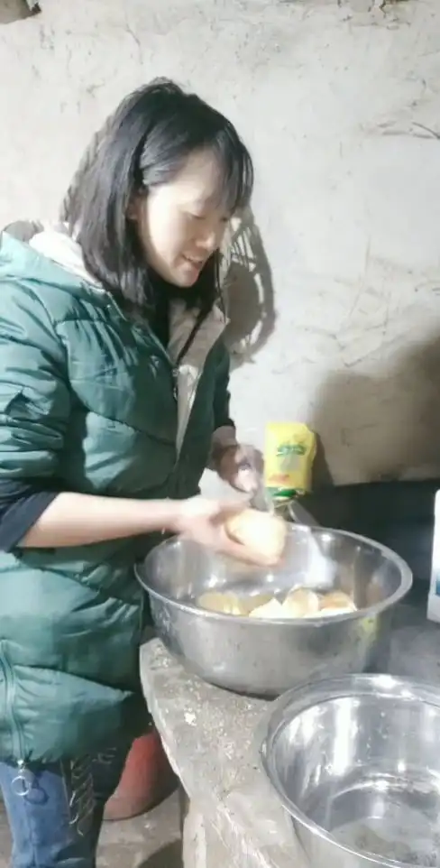 小时候经常这样做饭,每次都要吃两大碗才能饱
