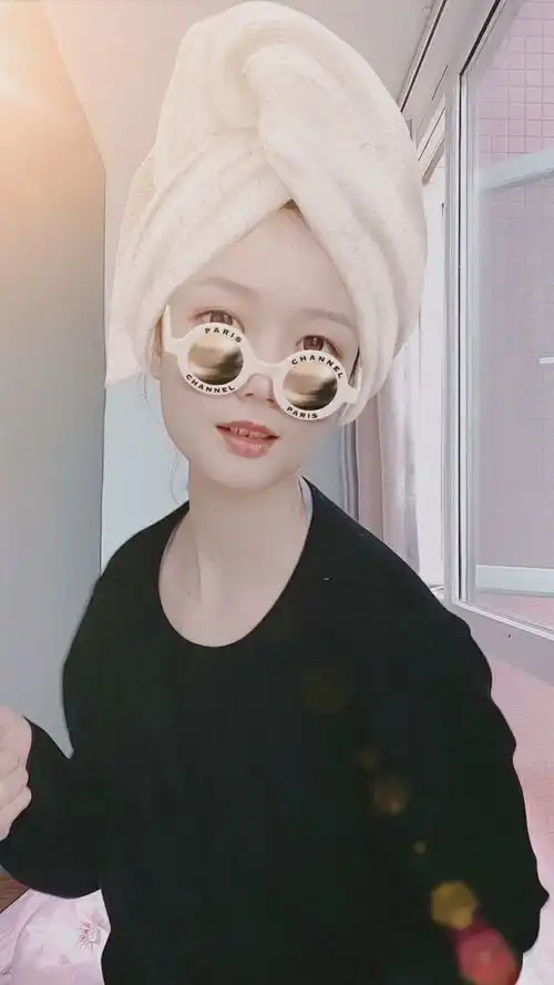 讲真的我觉得我素颜也挺好看的哈哈我有微视表情包