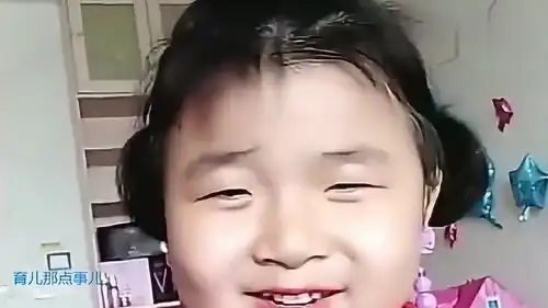李欣蕊又来唱英文歌了,这小表情真到位,网友太搞笑了
