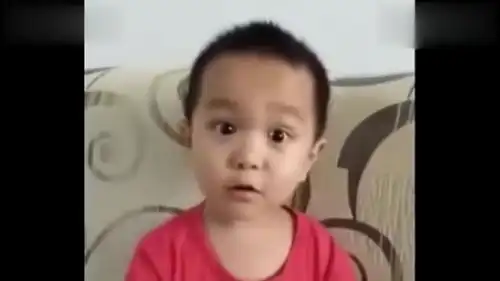 萌娃王恒屹不想去幼儿园,竟和奶奶这么说,快哭的表情真是好可爱

