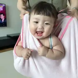 靠一张屁股脸,就萌哭百万人,这位小萝莉让你看完又想生女儿了
