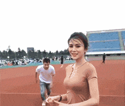 搞笑gif就你这动作,我保证你们赢定了
