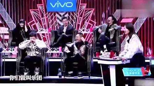 郎朗弹琴吐槽又出表情包,谭维维嘴皮子不错
