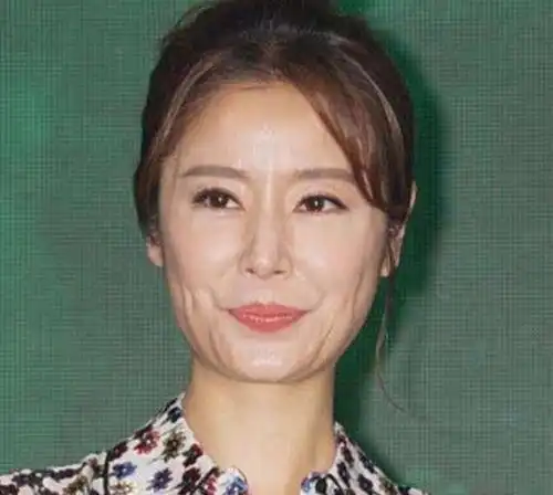 有种整容叫高龄生娃,小海豚出生后,44岁林心如大变样