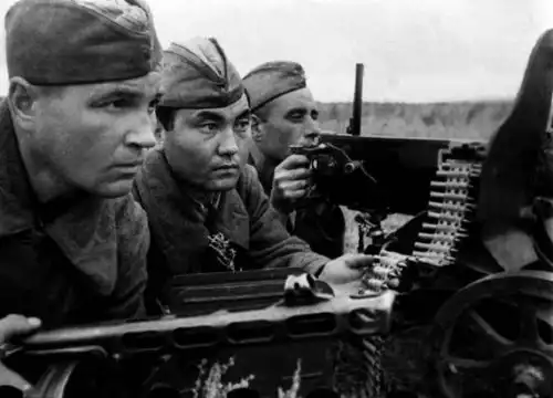 人类史上伤亡人数最多战役,200天200万,士兵活不过9分钟
