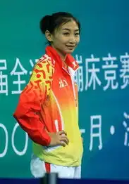 何雯娜出战十一运会表情鬼马古灵精怪
