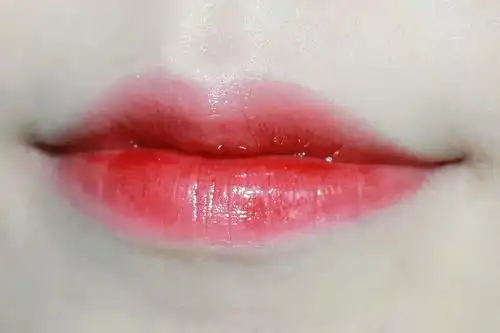 靠延禧攻略翻红的咬唇妆原来这么美
