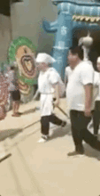 王宝强妈妈去世,新女友曝光马蓉却带着女儿出国游
