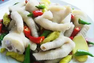 泡椒鸡爪的家常做法
