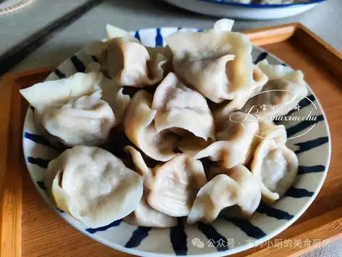 春季包饺子,一定要试试这个馅,鲜嫩多汁,健脾杀菌明目,好吃又好做
