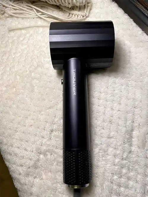 如何才能吹发不伤发吹风机才是关键,会护发的大未高速吹风机
