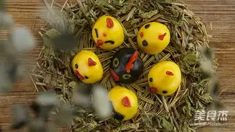 卡通小鸡窝窝头的做法
