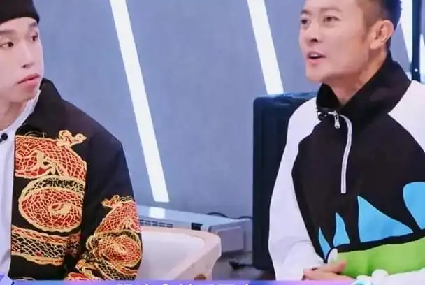 追光吧金星内涵插刀教,印小天巧妙回应往事,杜淳表情尴尬
