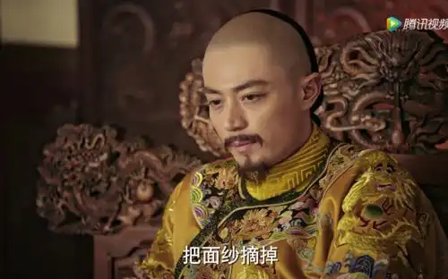 如懿传寒香见浓厚烟熏妆登场,导演被批不走心,网友蒙丹快来
