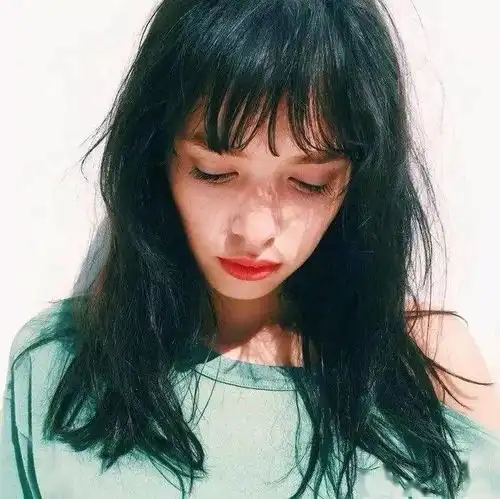 头像交朋友要讲究门当户对我黄金你起码得是王者叭
