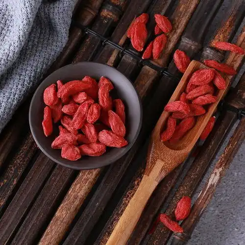 交汇点电商每日好物七夕贴心礼,保温杯里泡枸杞
