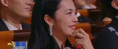 金鸡奖最佳女主角花落咏梅,姚晨马伊琍陪跑,白百何面无表情