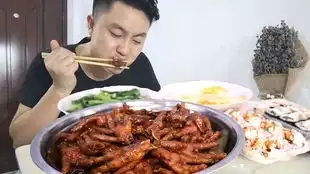 李涛娃从3000多米的险山下来,走了五个小时,终于可以吃顿好的了
