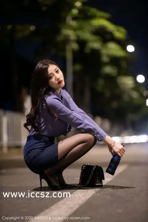 亲吻激情爱爱gif动图动态图表情包下载soogif
