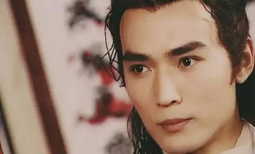 有古装第一美男之称的大侠,感情曲折,但是位好爸爸
