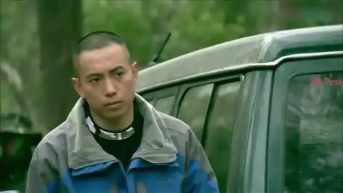 小包总被特种兵成功抓捕,没想到他还有武器,但是却打到了妹妹
