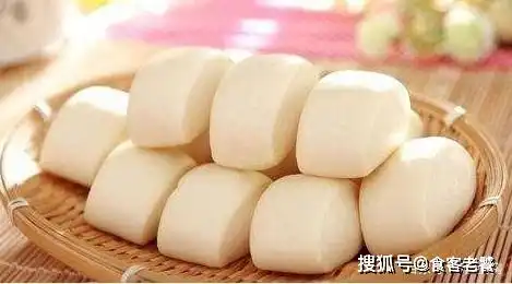 40年早餐师傅蒸馒头,别直接上锅蒸,没有这2步,馒头不白还硬
