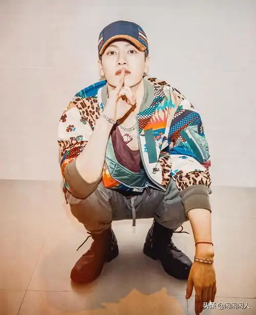 偶像rapper天花板,不怪韩美娟,这样的王嘉尔谁能不爱
