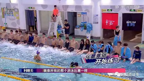 杨超越举报锦鲤表情包,又当又立可不好噢
