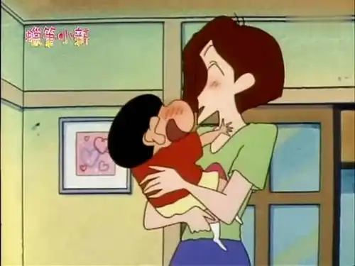 蜡笔小新小美想要抱一下小葵,但是她一点都不愿意
