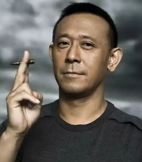 做演员改词,做导演独裁,拍片被禁的姜文是流氓还是君子
